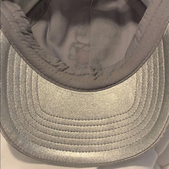 Mickey Mouse ball cap - Picture 8 of 9